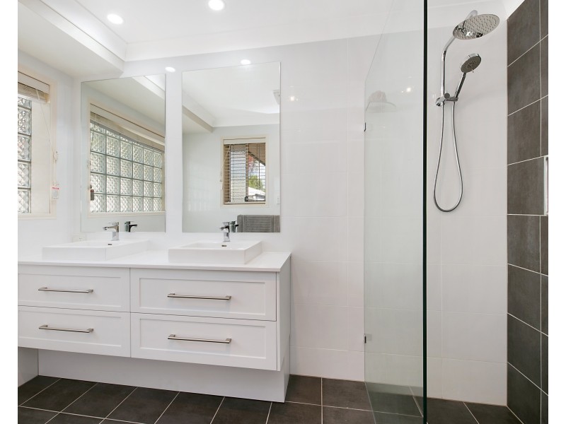 6 Investigator Place, Pelican Waters QLD 4551