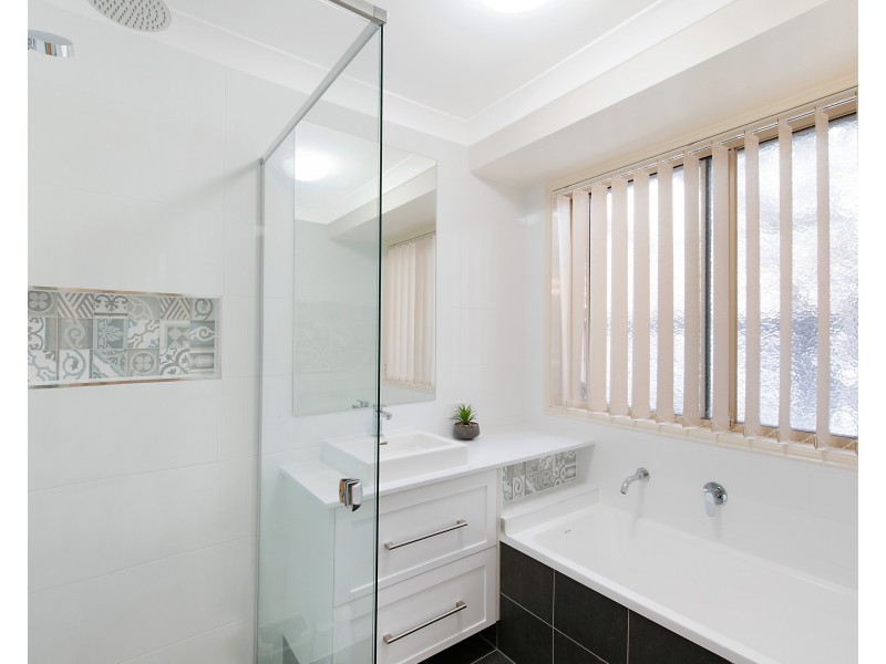 6 Investigator Place, Pelican Waters QLD 4551