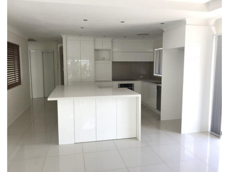 3 Sovereign Circuit, Pelican Waters QLD 4551