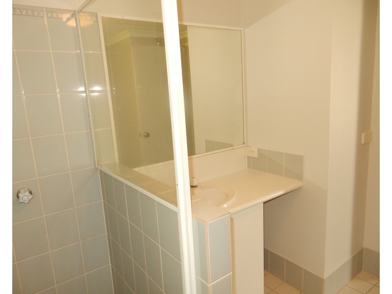 2/25 Saltair Street, Kings Beach QLD 4551