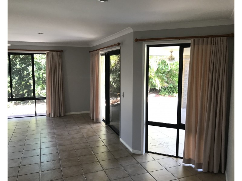 8 Matthew Crescent, Pelican Waters QLD 4551