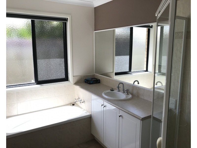 8 Matthew Crescent, Pelican Waters QLD 4551