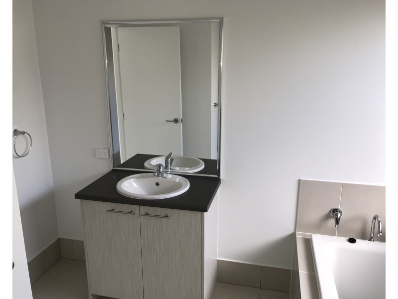 32 Steiner Crescent, Caloundra West QLD 4551