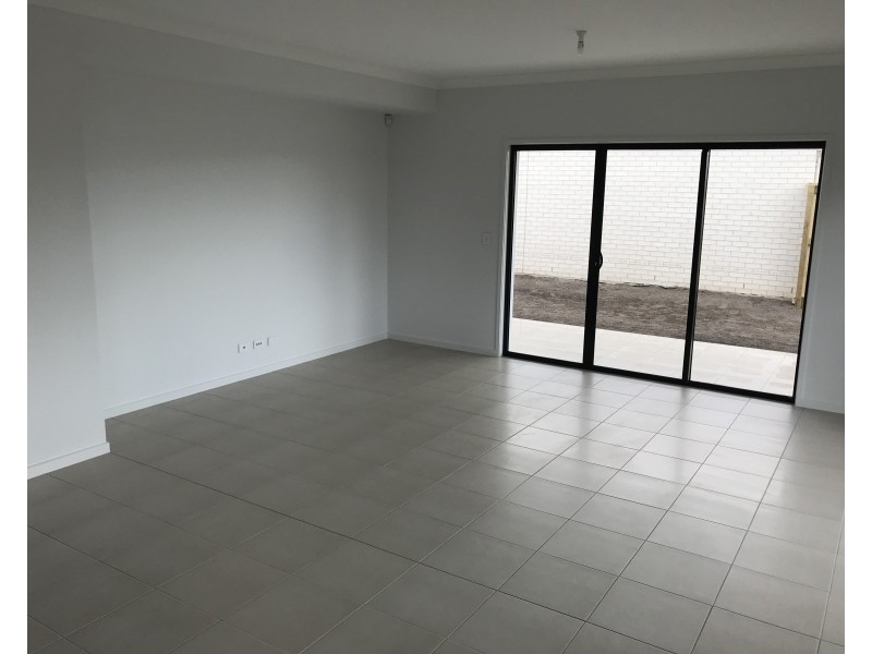 32 Steiner Crescent, Caloundra West QLD 4551