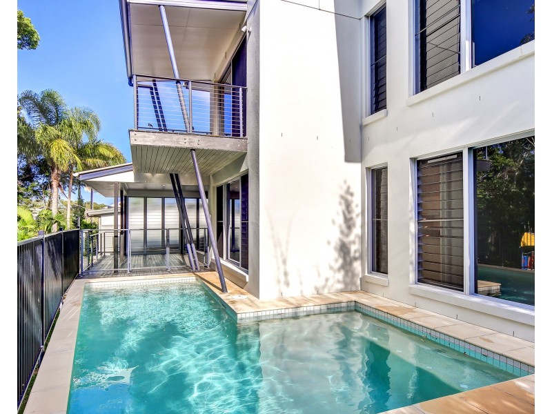 4 Dicky Beach Close, Dicky Beach QLD 4551
