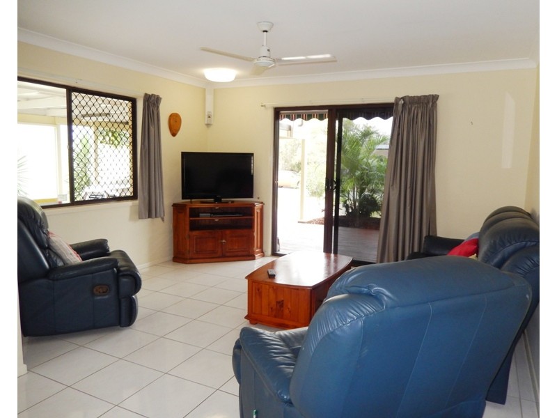 1 Cunningham Court, Golden Beach QLD 4551