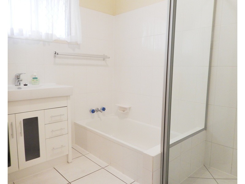 1 Cunningham Court, Golden Beach QLD 4551