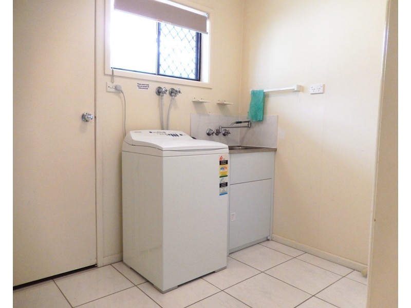 1 Cunningham Court, Golden Beach QLD 4551