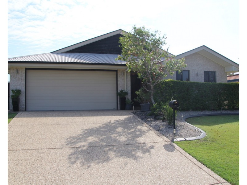 10 Lockyer Place, Pelican Waters QLD 4551
