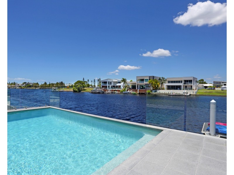 18 Westholme Circuit, Pelican Waters QLD 4551