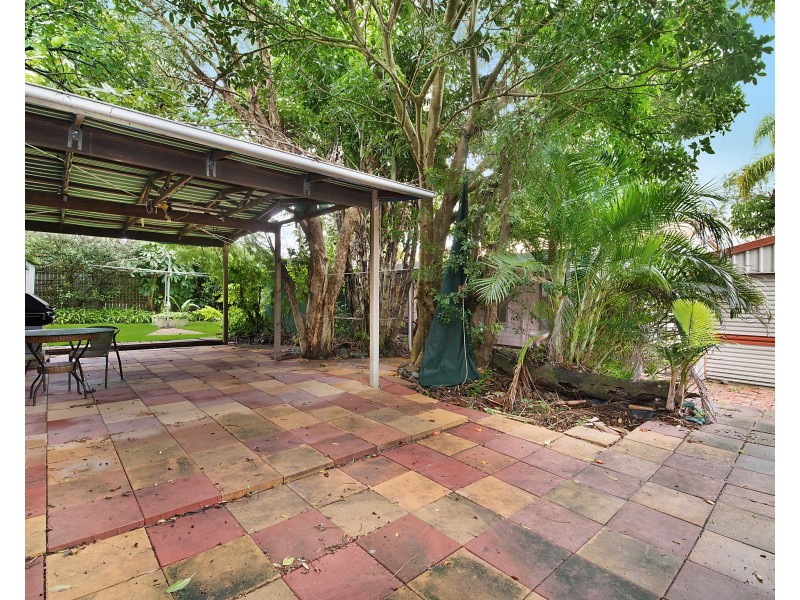 8 Sutherland Street, Dicky Beach QLD 4551