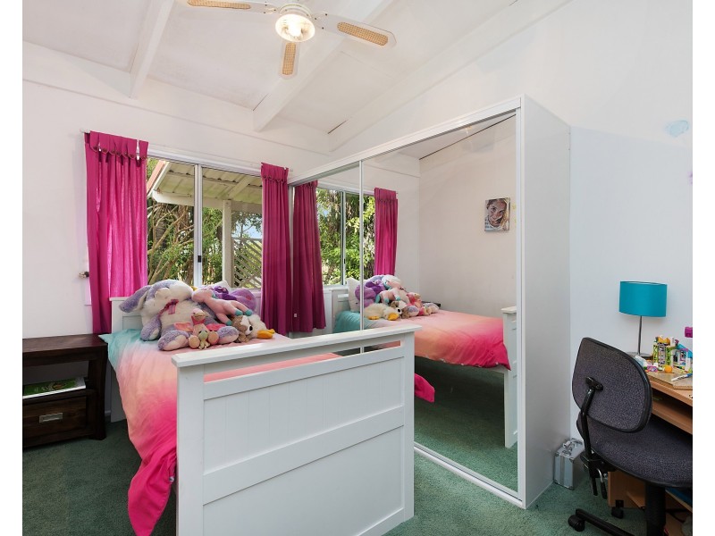 8 Sutherland Street, Dicky Beach QLD 4551