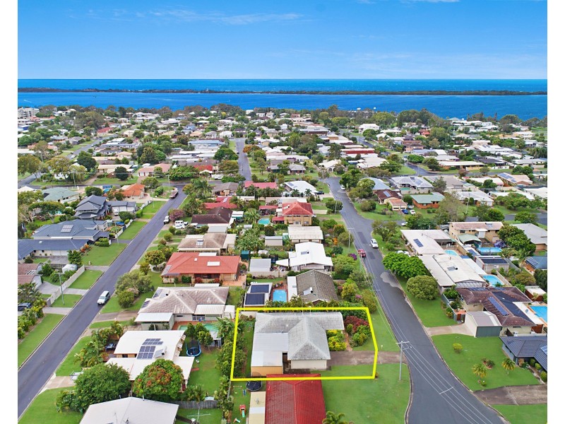 11 Cunningham Court, Golden Beach QLD 4551