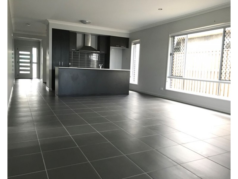 2 Haskins Street, Caloundra West QLD 4551