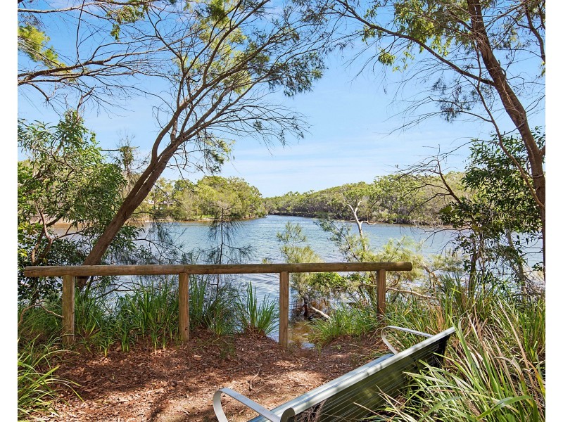 17 Mulloka Esplanade, Wurtulla QLD 4575