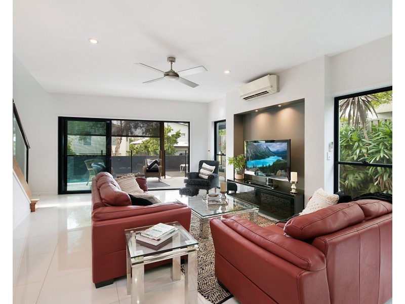 24 Dicky Beach Close, Dicky Beach QLD 4551