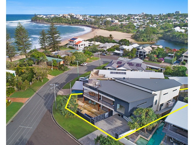 2 Mackay Street, Dicky Beach QLD 4551