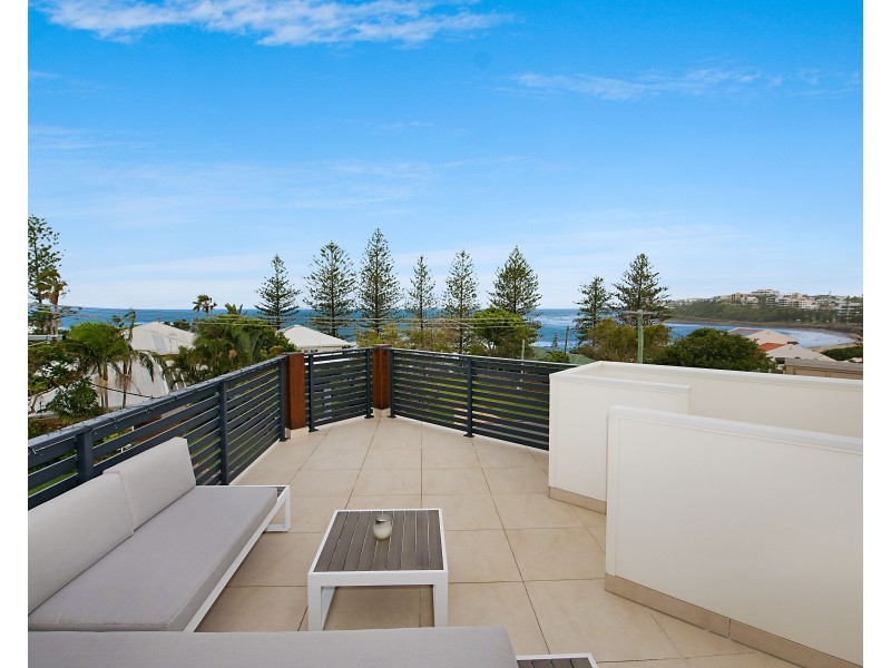 2 Mackay Street, Dicky Beach QLD 4551