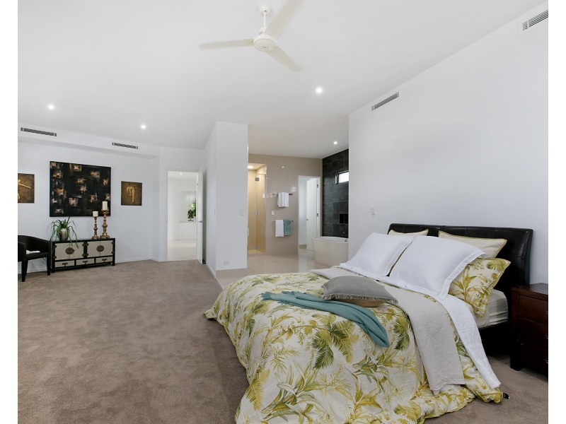 2 Mackay Street, Dicky Beach QLD 4551