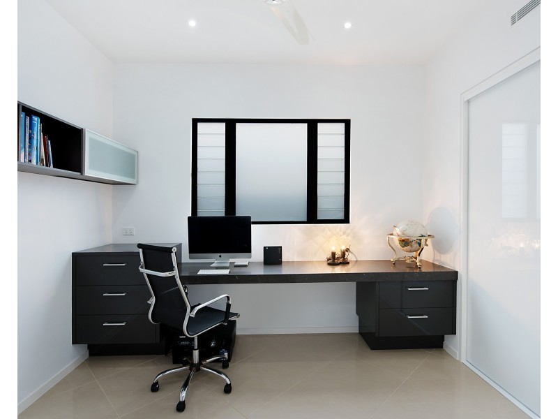 2 Mackay Street, Dicky Beach QLD 4551