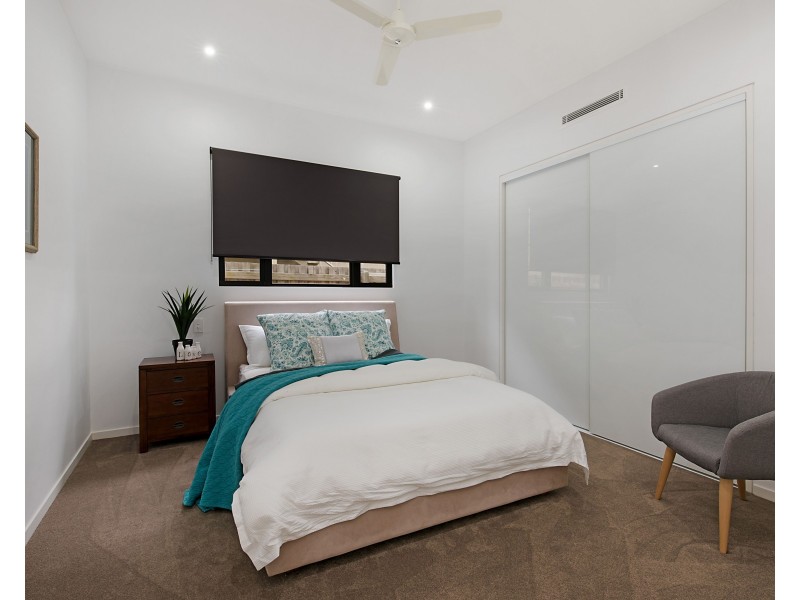 2 Mackay Street, Dicky Beach QLD 4551