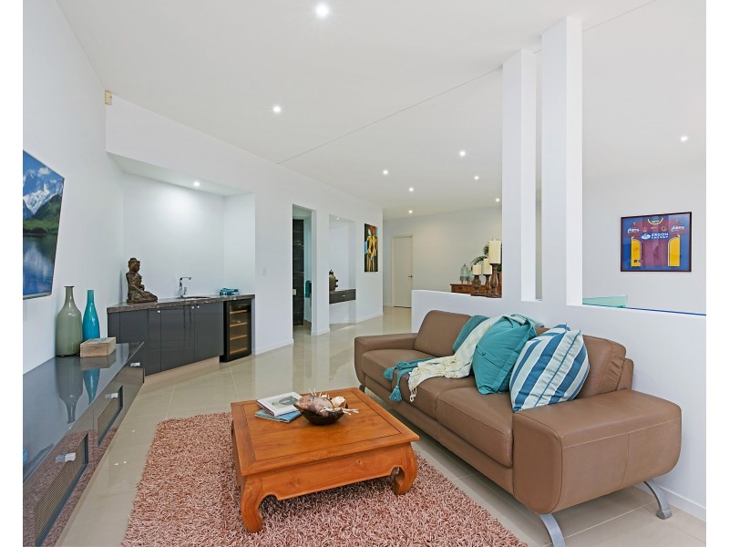 2 Mackay Street, Dicky Beach QLD 4551