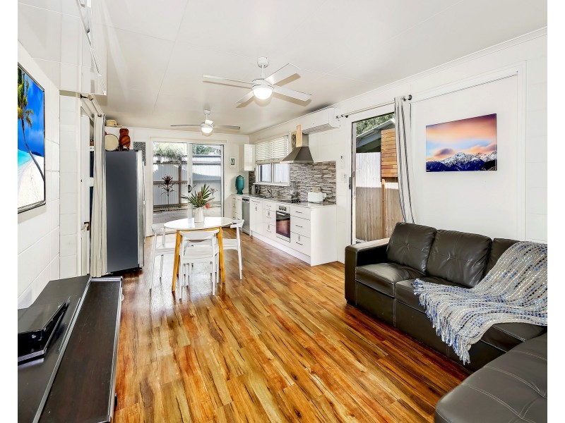 27 Roderick Street, Moffat Beach QLD 4551