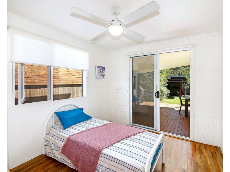 27 Roderick Street, Moffat Beach QLD 4551