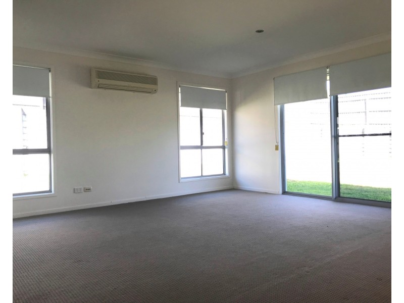 13 Middle Park Street, Little Mountain QLD 4551