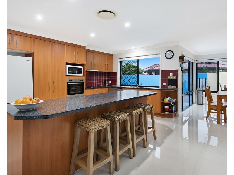 4 Prow Street, Caloundra West QLD 4551