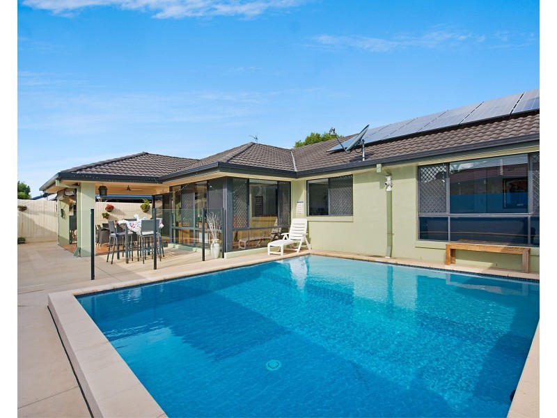 4 Prow Street, Caloundra West QLD 4551