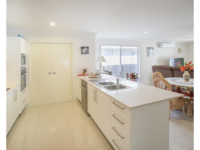 9 Lime Crescent, Caloundra West QLD 4551