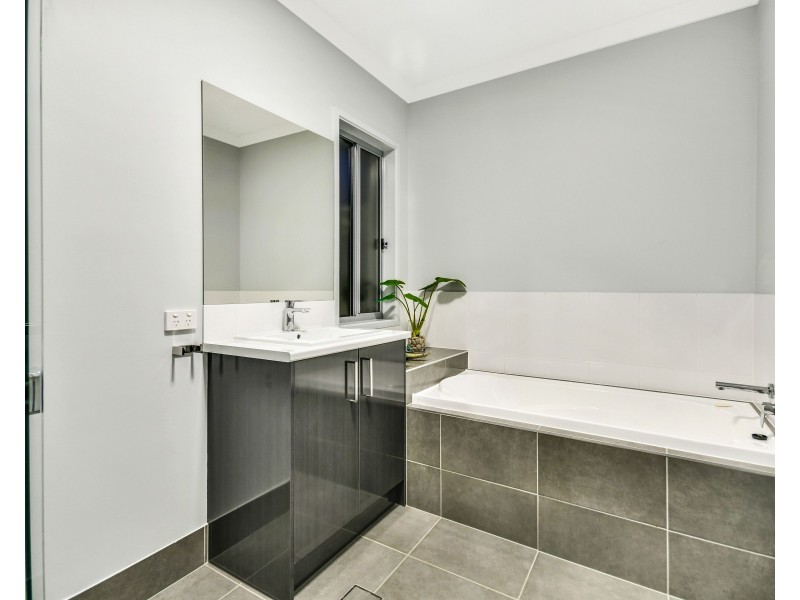 20 Ruby Crescent, Meridan Plains QLD 4551