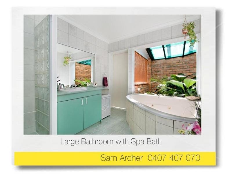 5 Treetop Court, Mooloolah Valley QLD 4553