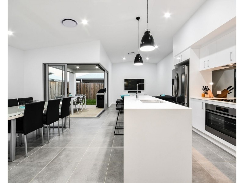 9 Dunlop Crescent, Caloundra West QLD 4551