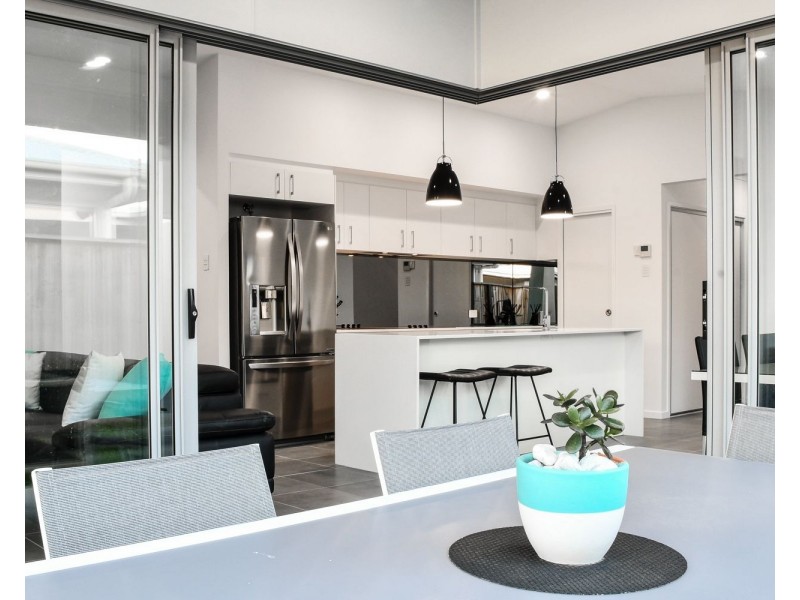 9 Dunlop Crescent, Caloundra West QLD 4551