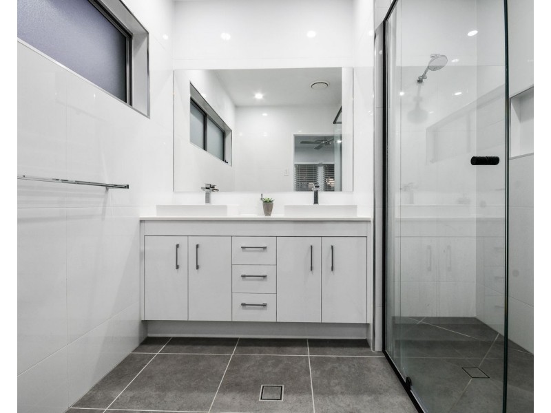 9 Dunlop Crescent, Caloundra West QLD 4551