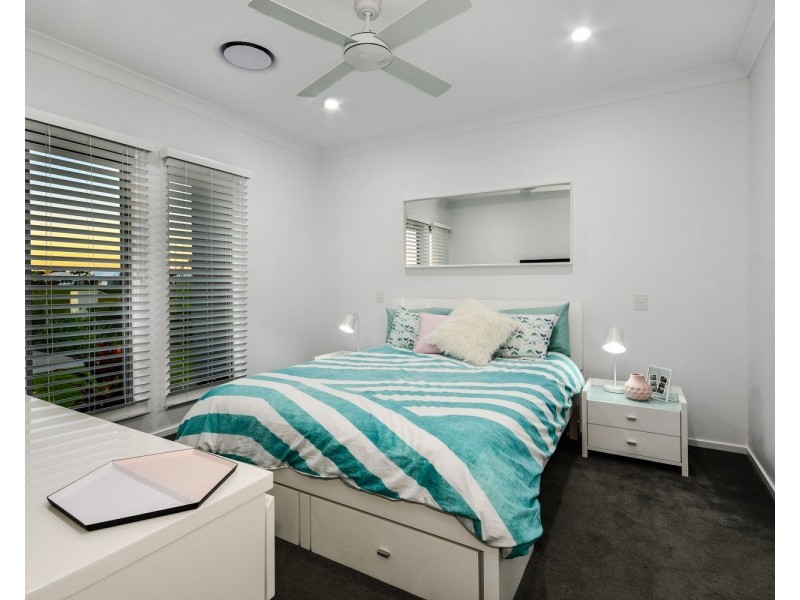 9 Dunlop Crescent, Caloundra West QLD 4551