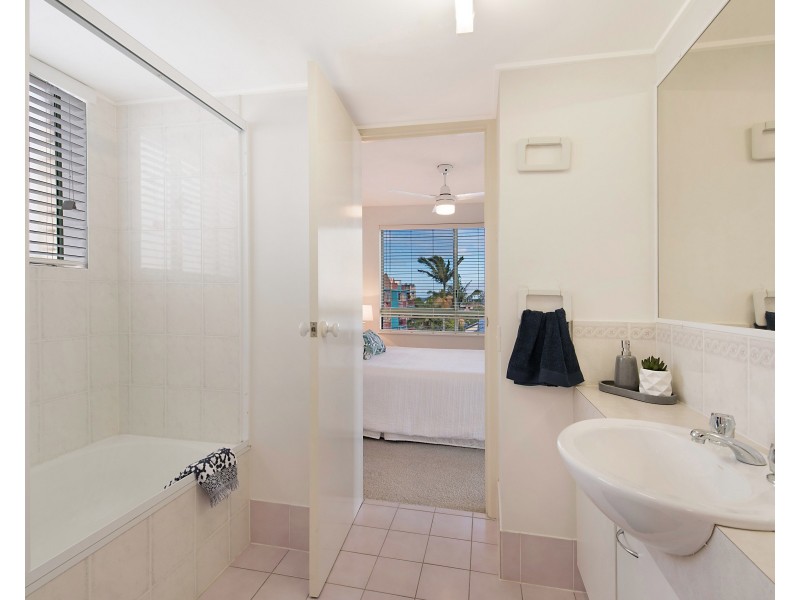 Unit 10/38A King Street, Kings Beach QLD 4551