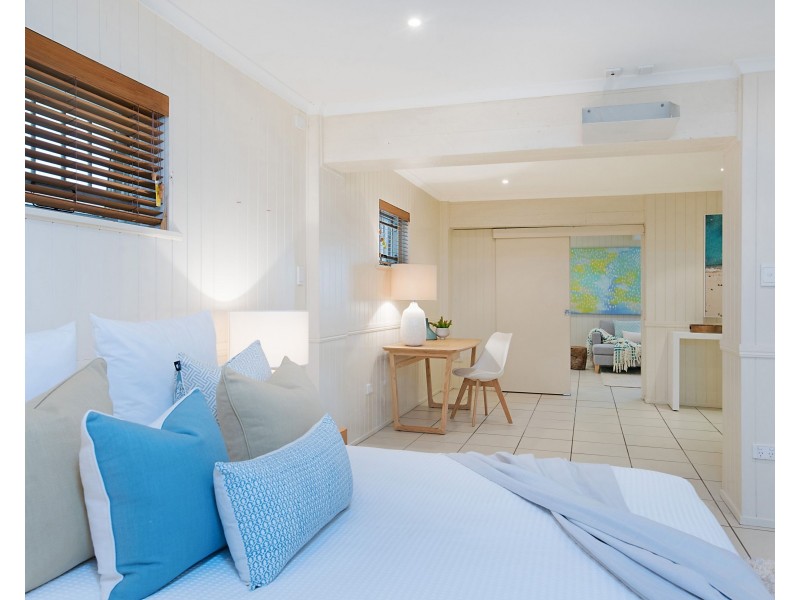4 McIlwraith Street, Moffat Beach QLD 4551