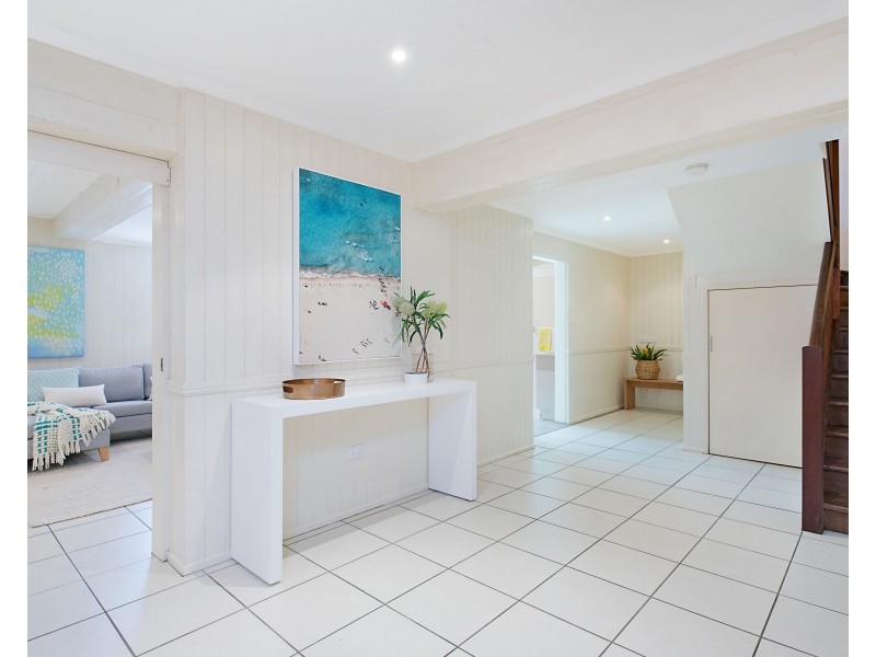 4 McIlwraith Street, Moffat Beach QLD 4551