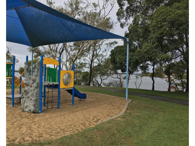 Unit 1/194 Esplanade, Golden Beach QLD 4551