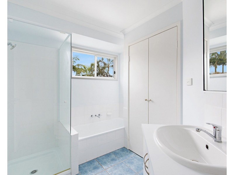 12 Coolum Street North, Dicky Beach QLD 4551