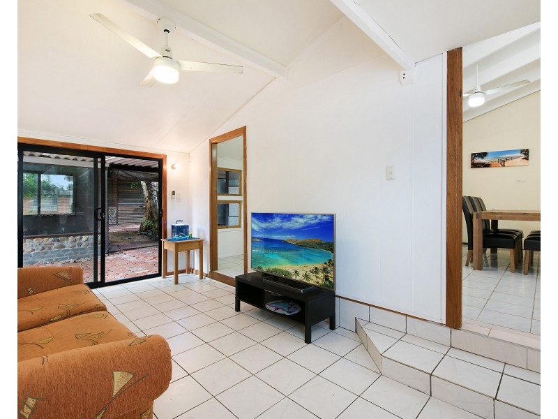 8 Sutherland Street, Dicky Beach QLD 4551