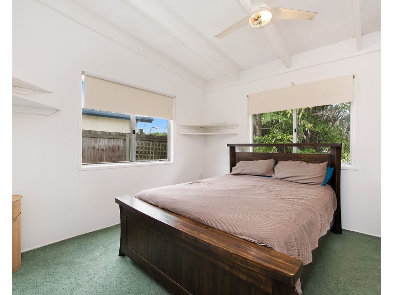 8 Sutherland Street, Dicky Beach QLD 4551