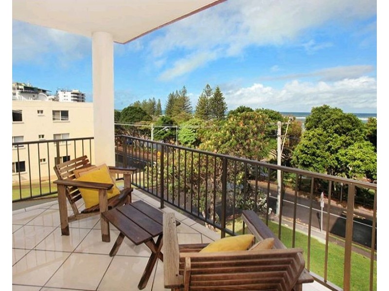 Unit 4, 19 Esplanade Bulcock Beach, Caloundra QLD 4551