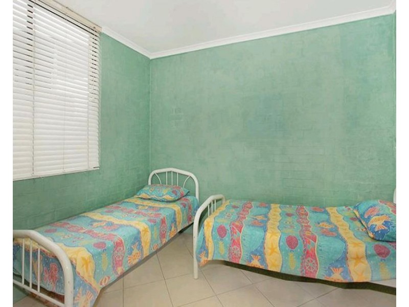 Unit 4, 19 Esplanade Bulcock Beach, Caloundra QLD 4551