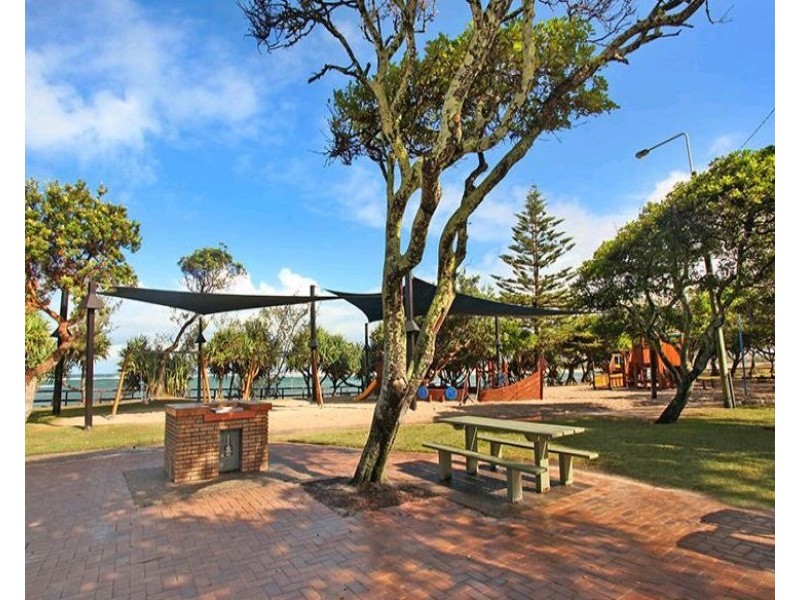 Unit 4, 19 Esplanade Bulcock Beach, Caloundra QLD 4551