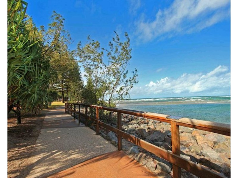 Unit 4, 19 Esplanade Bulcock Beach, Caloundra QLD 4551