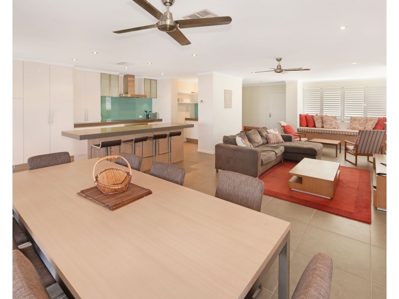 Unit 10 ‘Nimolanca’ 3 Warne Terrace, Kings Beach QLD 4551